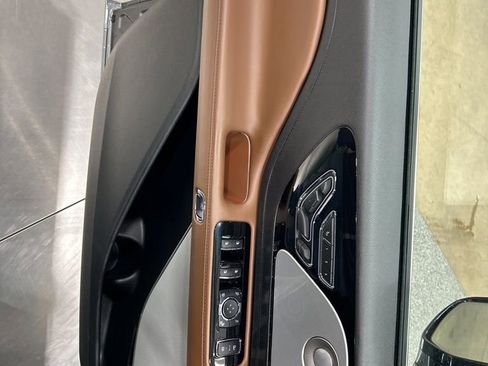 Certified 2023 Lincoln Aviator Reserve w/ Equipment Group 201A image 13