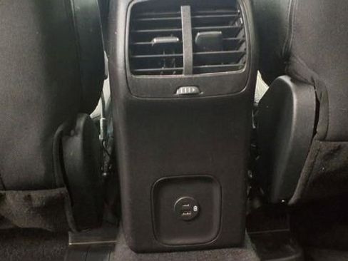 Used 2021 Ford Escape SE image 23