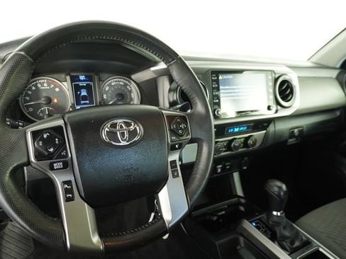 Used 2022 Toyota Tacoma SR5 RWD image 27