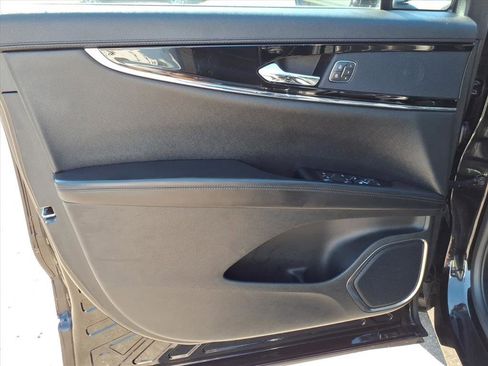 Used 2023 Lincoln Nautilus Standard w/ Premium Package image 13