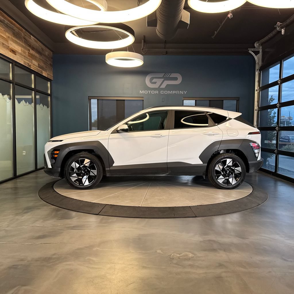 Used 2025 Hyundai Kona SEL FWD image 6