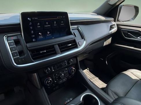 Used 2023 Chevrolet Suburban Z71 w/ Luxury Package AWD/4WD image 27