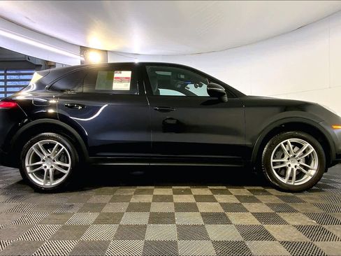 Used 2021 Porsche Cayenne S image 8