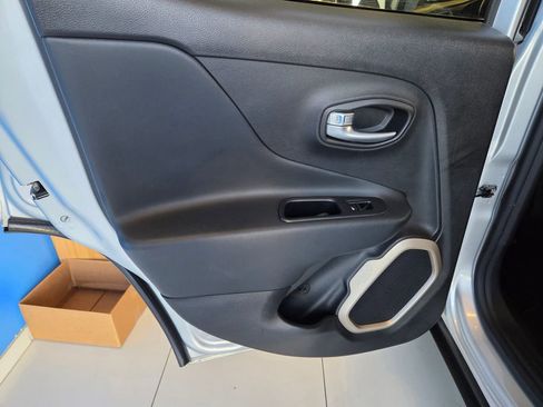 Used 2017 Jeep Renegade Limited AWD/4WD image 18