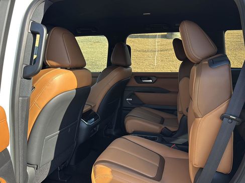 New 2026 Nissan Armada SL w/ Captain's Chari Seat Package RWD image 9