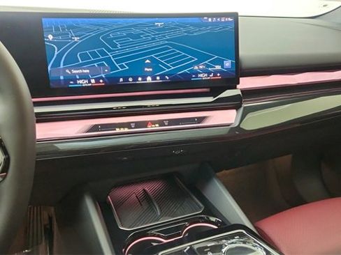 Used 2025 BMW 540i xDrive image 46