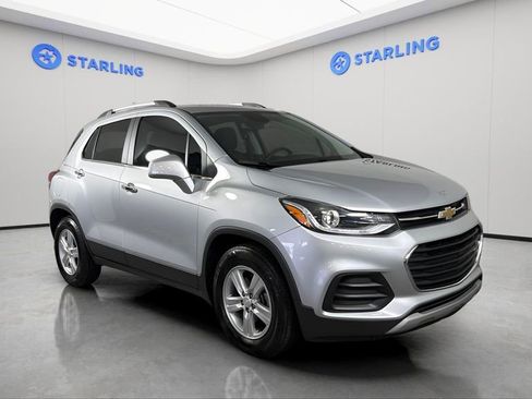 Used 2020 Chevrolet Trax LT w/ Driver Confidence Package FWD image 14