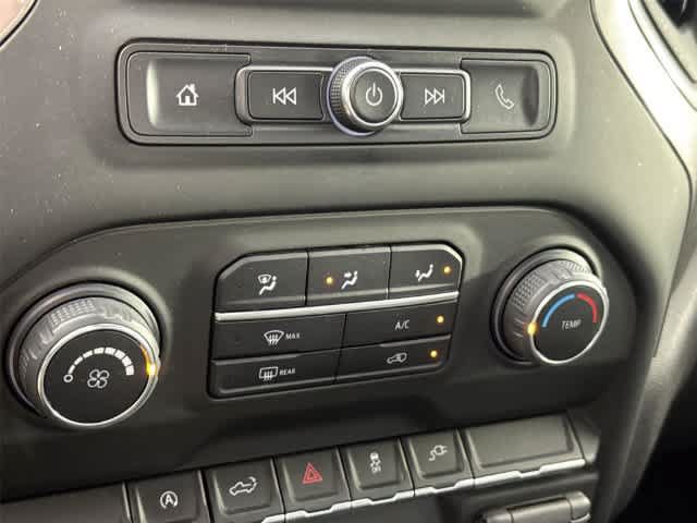 Used 2022 Chevrolet Silverado 1500 Custom w/ LPO, Blackout Package AWD/4WD image 17