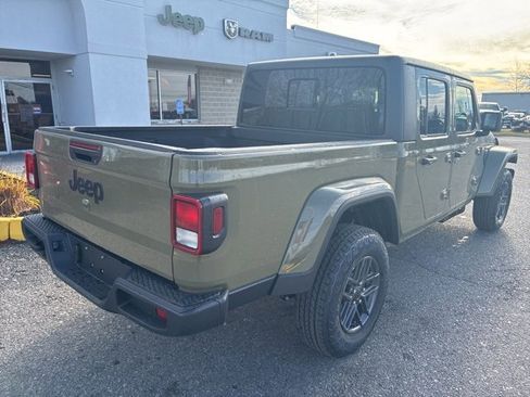 New 2026 Jeep Gladiator Sport image 7