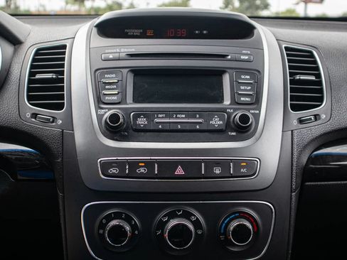 Used 2014 Kia Sorento LX FWD image 30