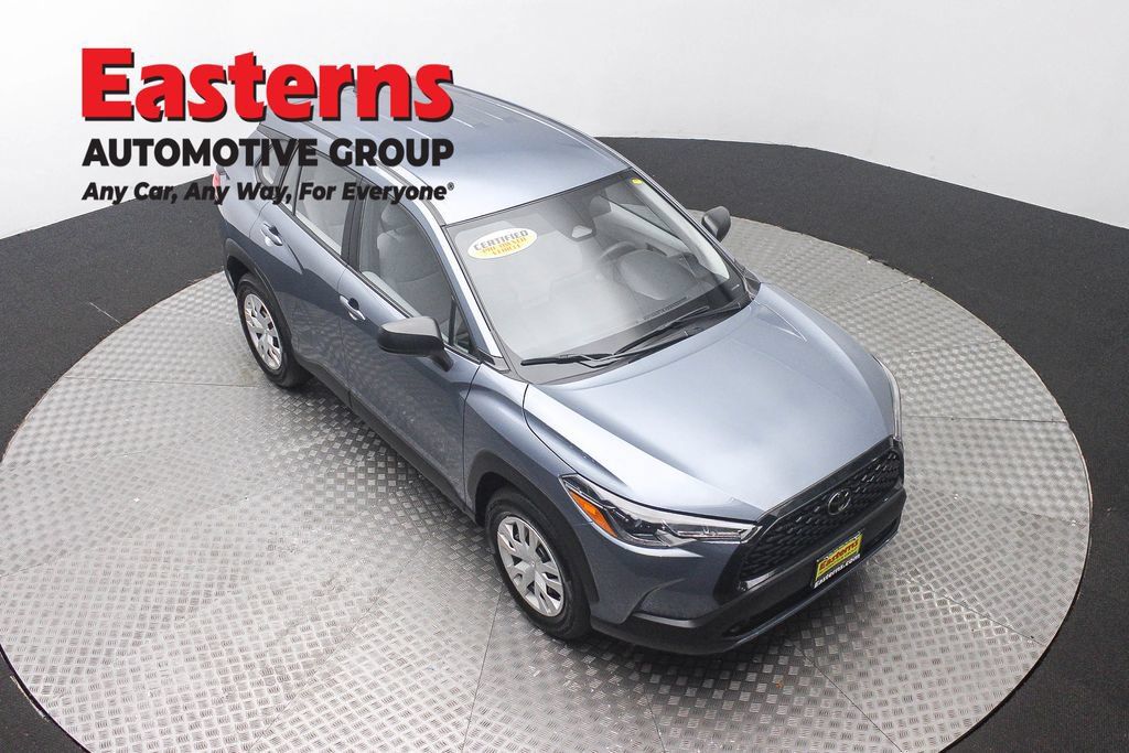 Used 2025 Toyota Corolla Cross L FWD image 3