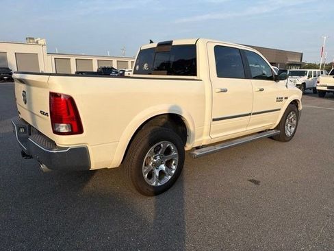 Used 2017 RAM 1500 Laramie w/ Convenience Group AWD/4WD image 4