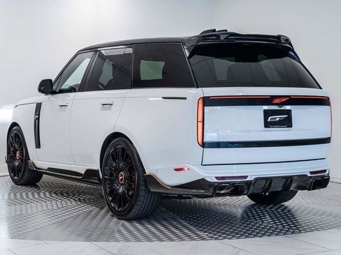 Used 2024 Land Rover Range Rover SE AWD/4WD image 2