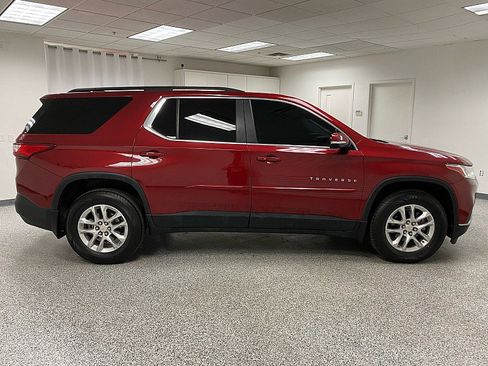 Used 2020 Chevrolet Traverse LT image 4
