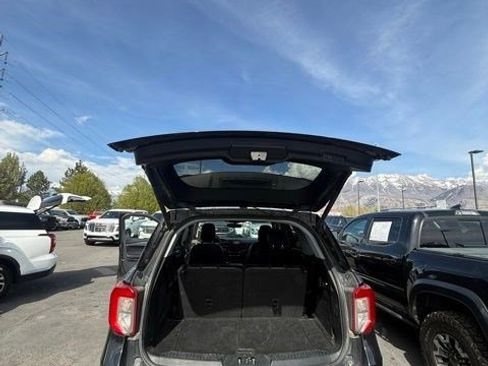 Used 2021 Ford Explorer Limited w/ Equipment Group 301A image 10