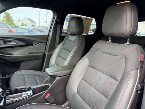 Used 2023 Chevrolet TrailBlazer RS w/ Convenience Package AWD/4WD image 17