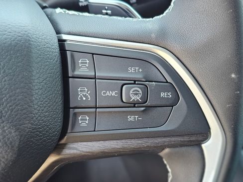 New 2026 Jeep Grand Cherokee Limited w/ Limited Altitude Package RWD image 14