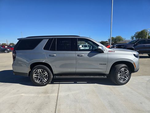 Used 2025 Chevrolet Tahoe Z71 image 2