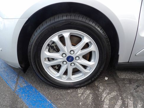 Used 2019 Ford Transit Connect XLT FWD image 15