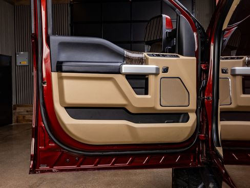 Used 2017 Ford F250 Lariat w/ Lariat Value Package AWD/4WD image 34
