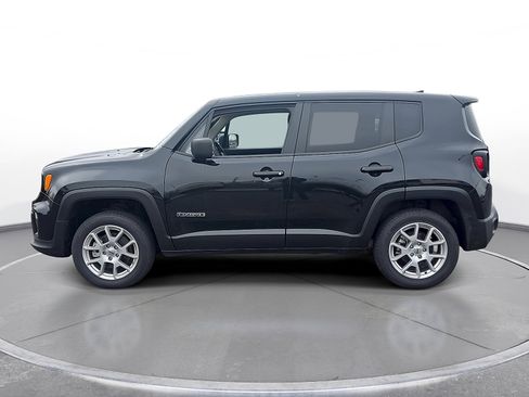 Used 2023 Jeep Renegade Latitude AWD/4WD image 5