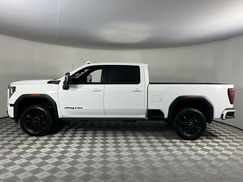 Used 2024 GMC Sierra 2500 AT4 w/ AT4 Preferred Package image 10