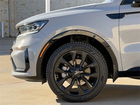 Used 2023 Kia Sorento SX image 5