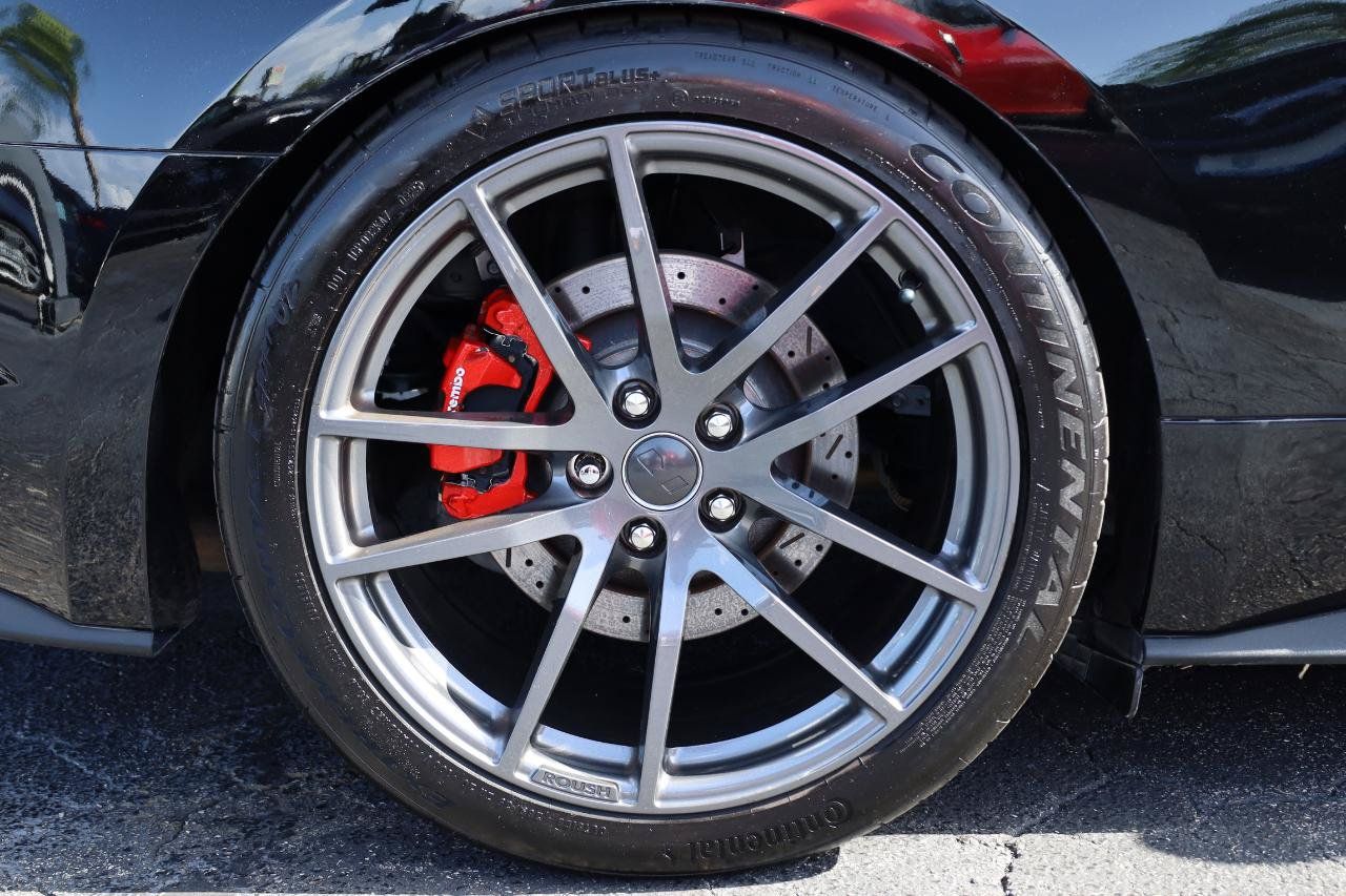 Used 2021 Ford Mustang GT Premium w/ GT Performance Package RWD image 7