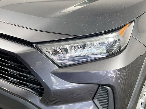 Used 2022 Toyota RAV4 LE image 12