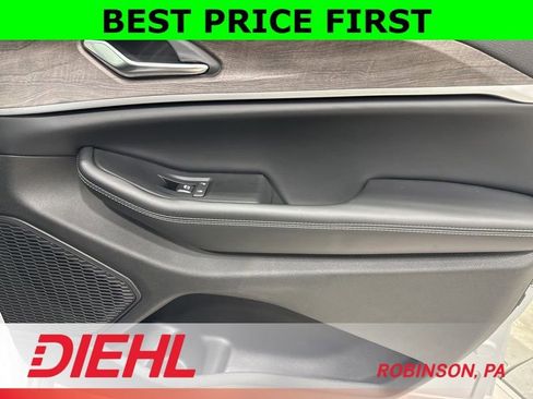 New 2026 Jeep Grand Cherokee Altitude AWD/4WD image 15