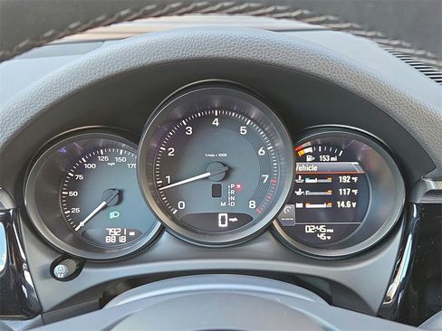 Used 2025 Porsche Macan image 10