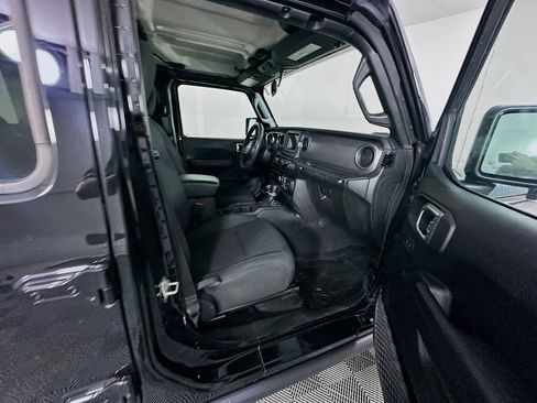 Used 2023 Jeep Wrangler Unlimited w/ Convenience Group image 29