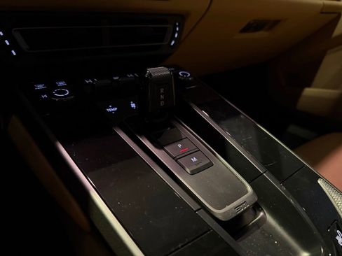 Used 2024 Porsche 911 Carrera image 23