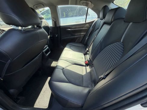 Used 2022 Toyota Camry SE w/ Carpet Mat Package (TMS) FWD image 5