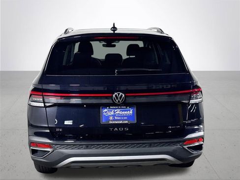 New 2025 Volkswagen Taos SE image 7