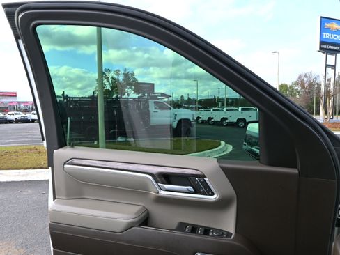 Used 2022 Chevrolet Silverado 1500 LTZ w/ LTZ Premium Package image 22