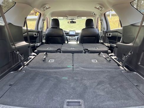 Used 2021 Ford Explorer XLT w/ Equipment Group 202A image 48