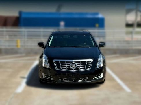 Used 2014 Cadillac XTS Luxury FWD image 2