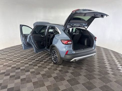 Used 2025 Ford Escape SE w/ PHEV Premium Package FWD image 18