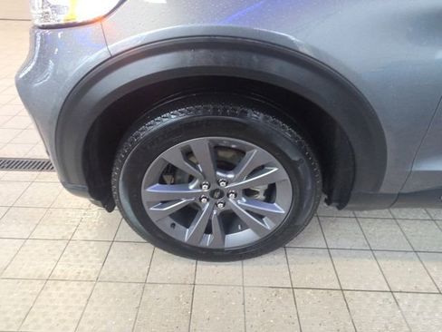 Used 2022 Ford Explorer XLT w/ Equipment Group 202A image 17