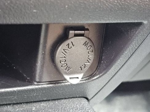 Used 2014 Toyota Sequoia Platinum RWD image 17