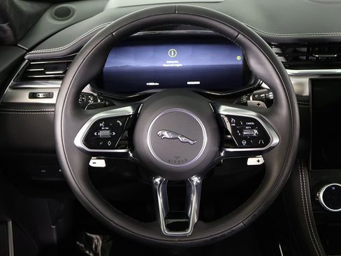 Used 2024 Jaguar F-PACE R-Dynamic S image 43