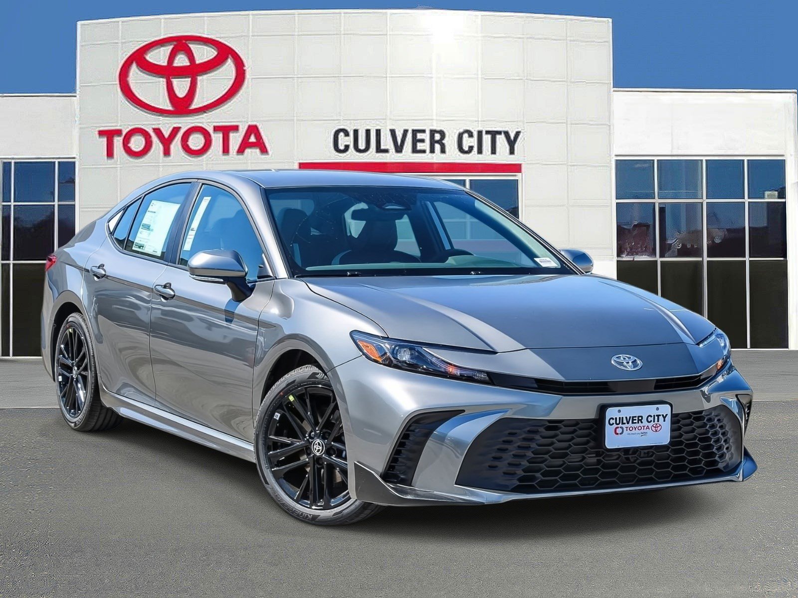 New 2026 Toyota Camry SE FWD image 1