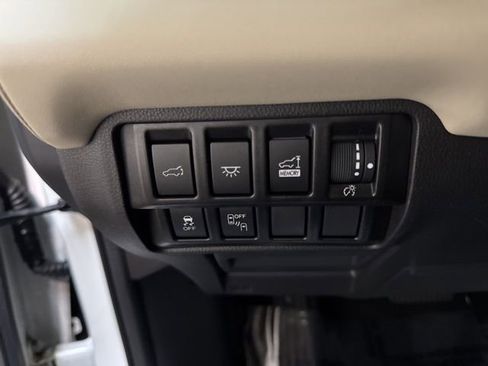 Certified 2022 Subaru Ascent Limited w/ Technology Package image 18