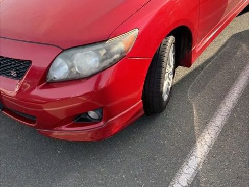 Used 2010 Toyota Corolla LE FWD image 2