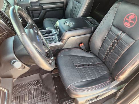 Used 2019 Ford F150 Lariat w/ Equipment Group 502A Luxury AWD/4WD image 14
