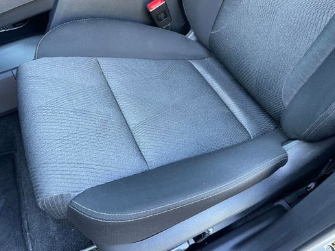 Used 2025 Nissan Rogue SV FWD image 30