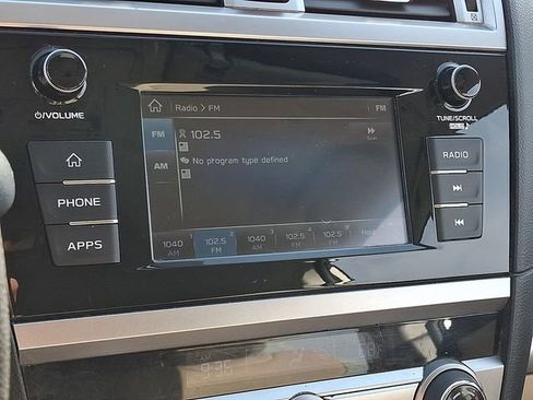 Used 2018 Subaru Outback 2.5i AWD/4WD image 17