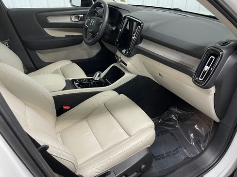 Used 2023 Volvo XC40 B5 Plus w/ Driver Assist Package AWD/4WD image 26