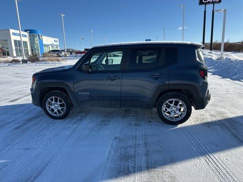 Used 2023 Jeep Renegade Latitude image 11